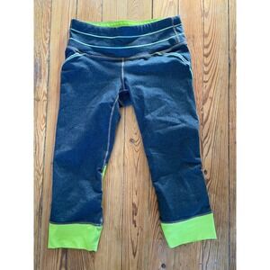 Athleta Vibe‎ Relay Capris Leggings Womens Small Athletic Drawstring Gray Green